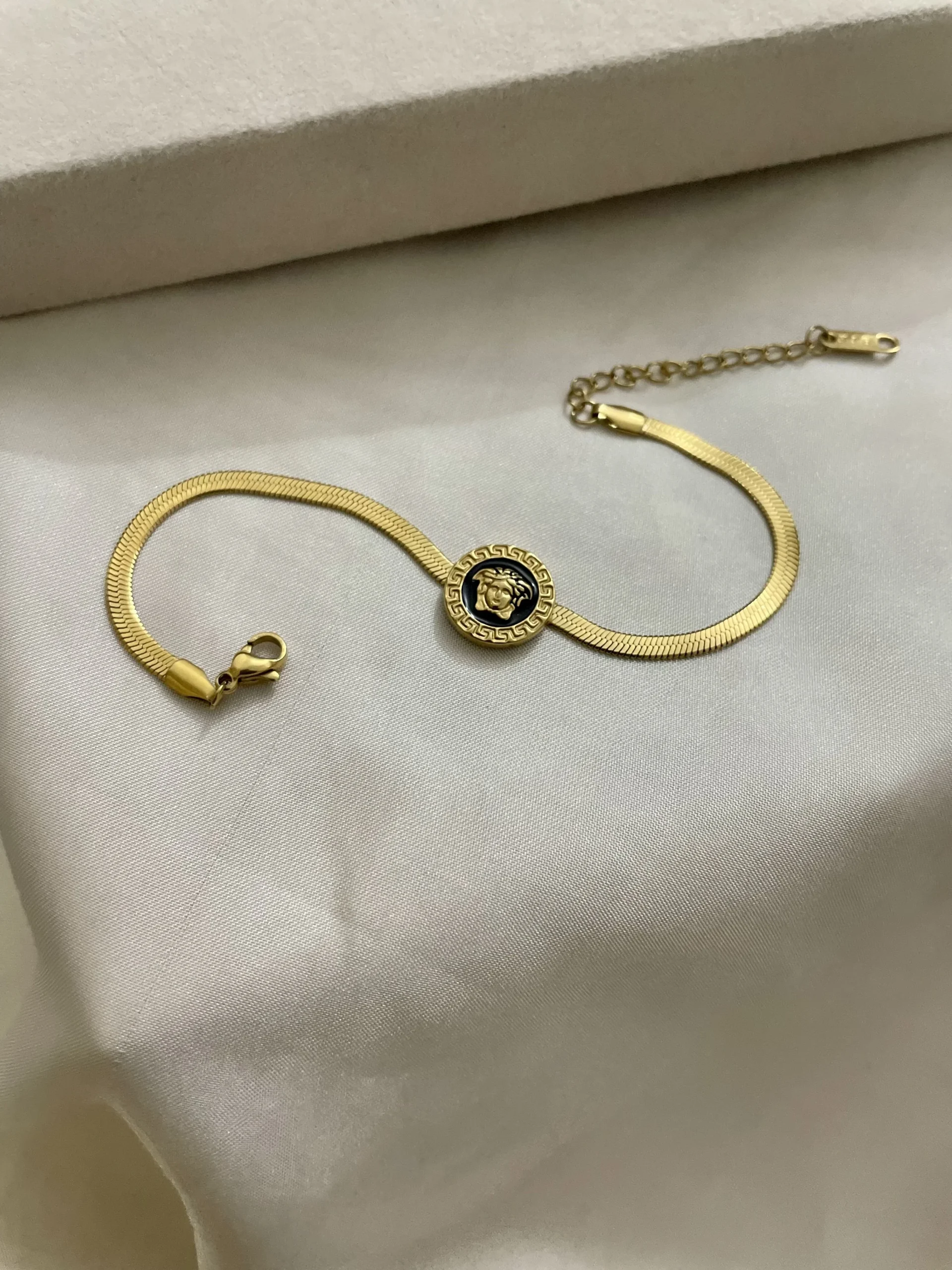 Gaze Black Bracelet